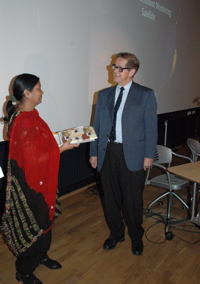Madhuri Nukala (who accepted the prize on behalf of Israel Arriago Trejo) and Prof. Bengt Hultqvist