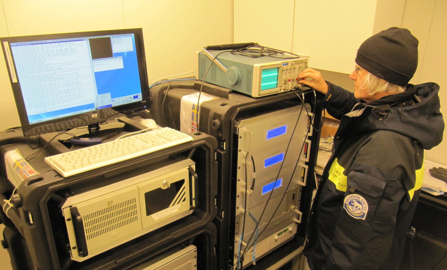 SheilaKirkwood_kollar_MARA-data_Antarktis_SK_IMG_1308c